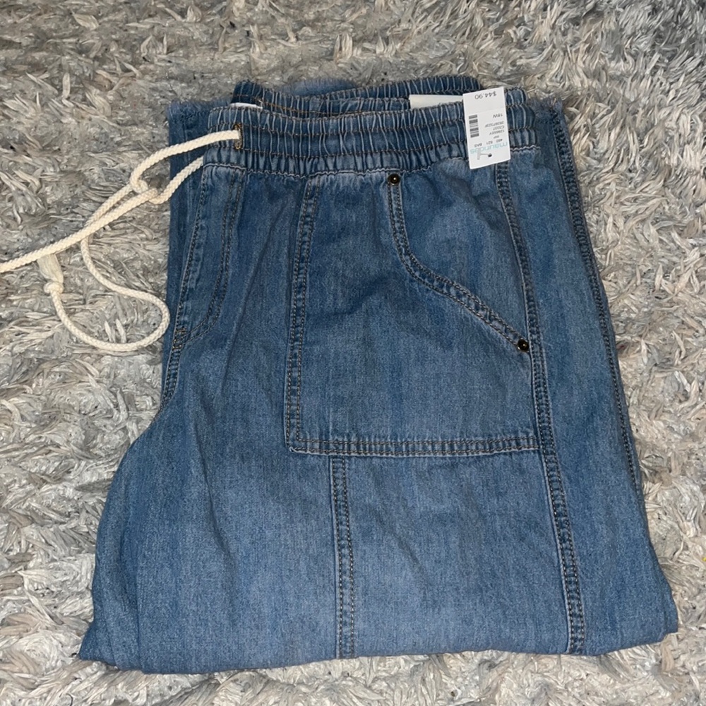 Maurices capris